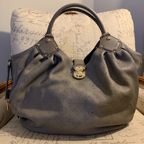 LOUIS VUITTON Mahina Bag - Picture 3 of 8
